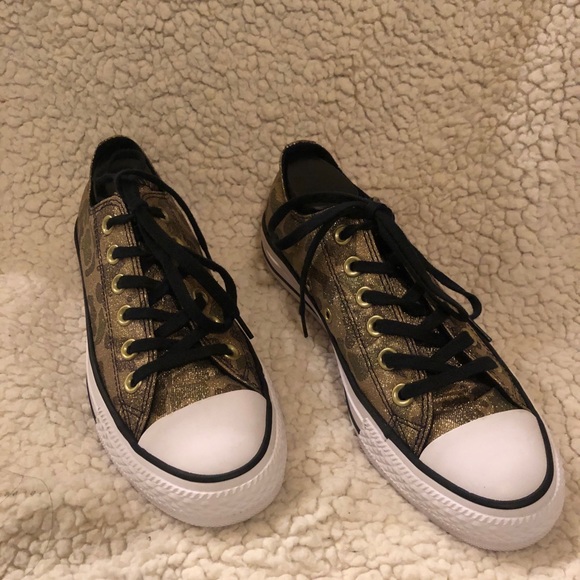 Converse - Picture 2 of 7